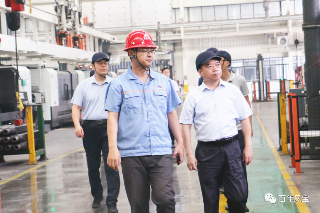 安阳市政协副主席侯合柱到乐投在线（中国）集团调研指导工作